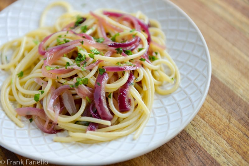 Spaghetti alle cipolle rosse e alici (Spaghetti with Red Onions and Anchovies)